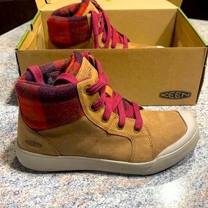 Keen women’s size 7 Elena Mid. Color is thrush plaid